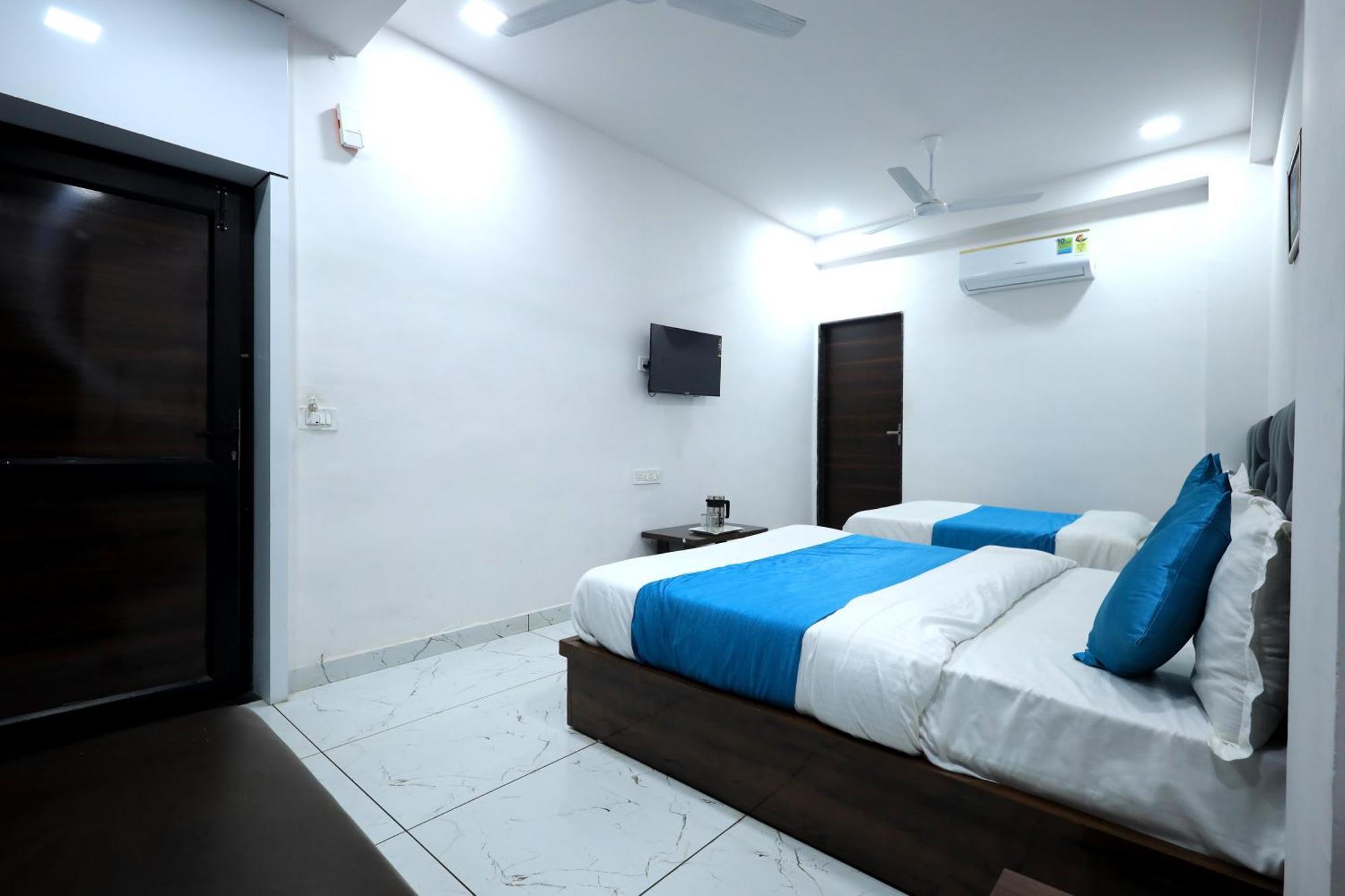 Hotel Season Ahmedabad Eksteriør billede