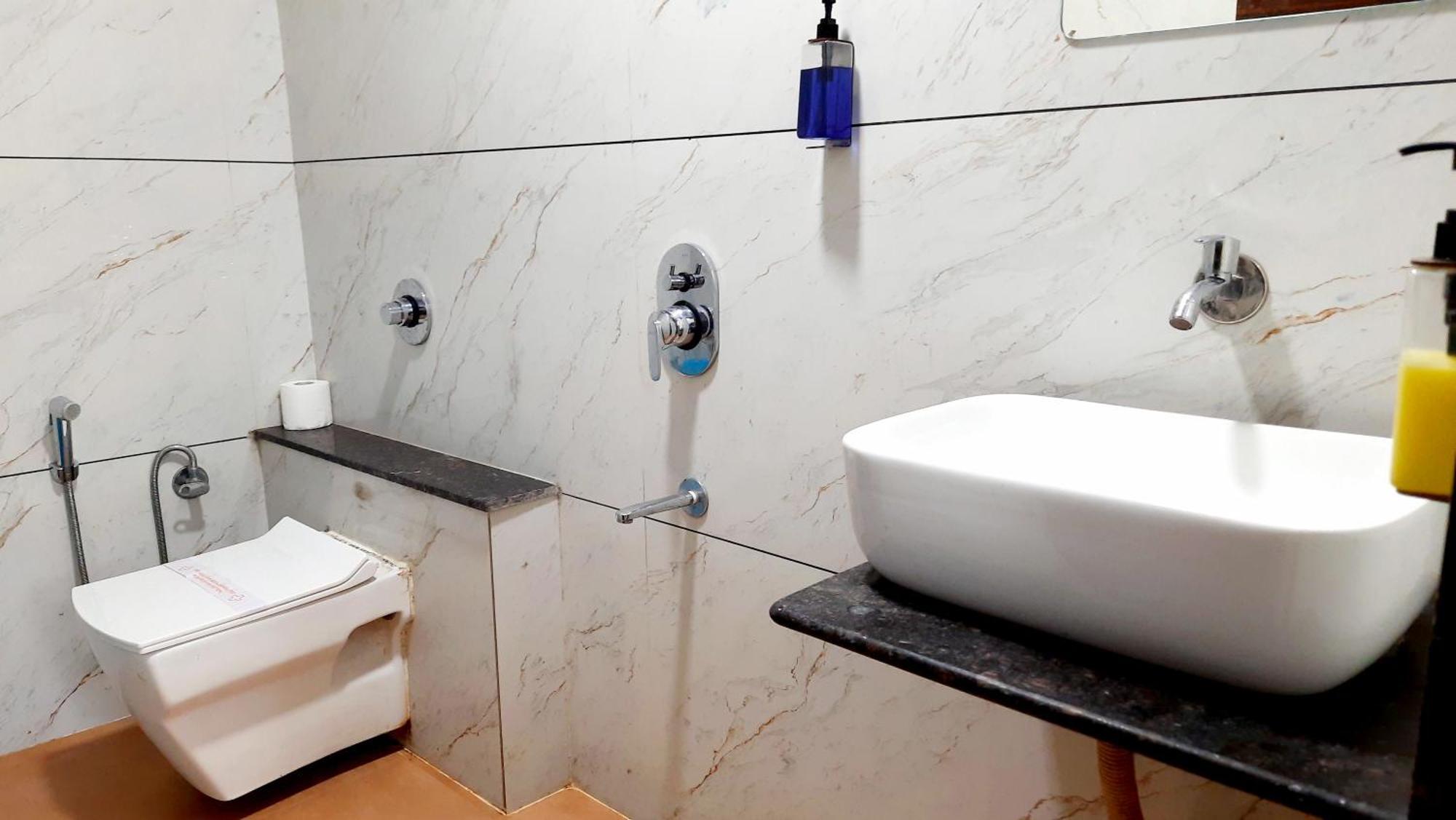 Hotel Season Ahmedabad Eksteriør billede