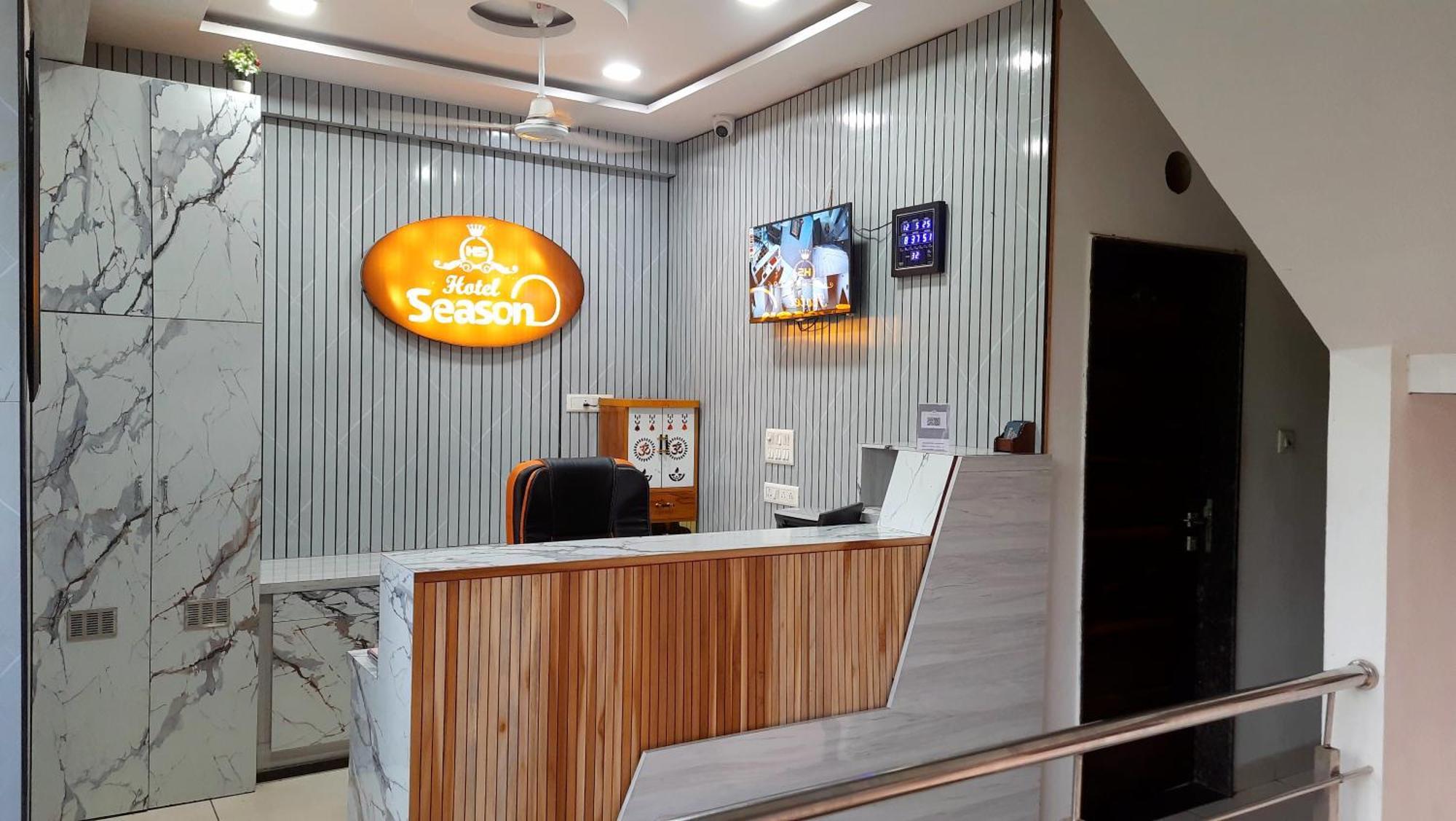 Hotel Season Ahmedabad Eksteriør billede